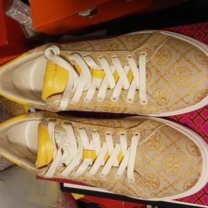 TORY BURCH sneakers comes with 2 pair of shoe strings yellow and white